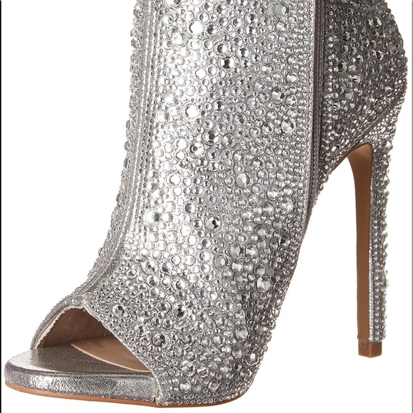 Steve Madden Shoes - NWT Steve Madden